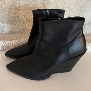 Zara Trafaluc size 40 leather chelsea boots